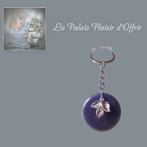 Porte-clef - résine - pendant rond violet irisé et sa feuille argentée