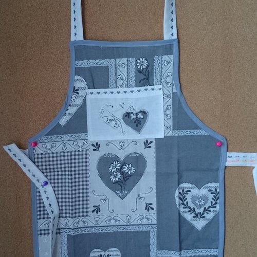 Tablier de cuisine enfant - motifs coeurs et vichy