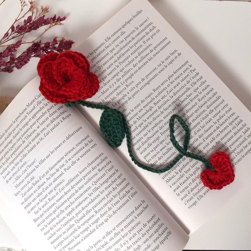 Marque page crochet rose