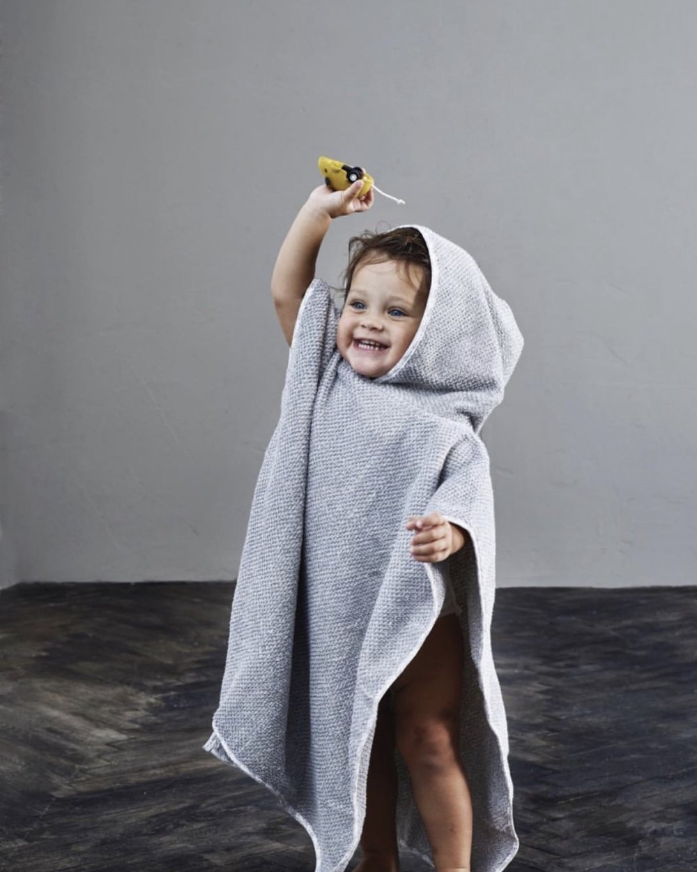 Poncho Bebe Enfant Pour Le Bain Ou La Plage Un Grand Marche