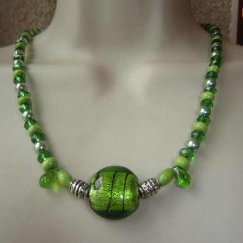 Collier vert avec pendentif en verre de murano