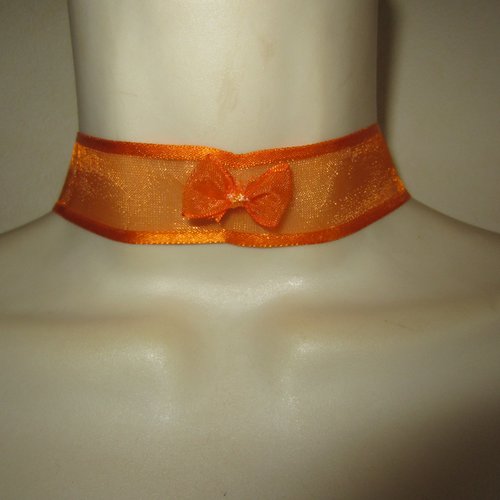Collier ras cou orange avec noeud