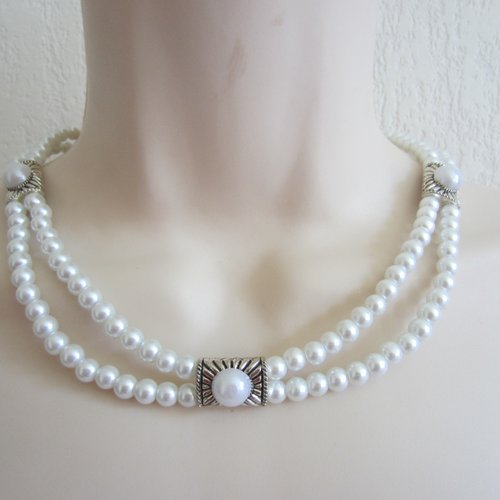 Collier multi rangs blanc en perles de verre