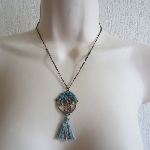 Collier bleu/vert avec pendentif et pompon