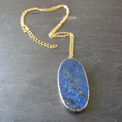 Collier avec pendentif en lapis lazuli