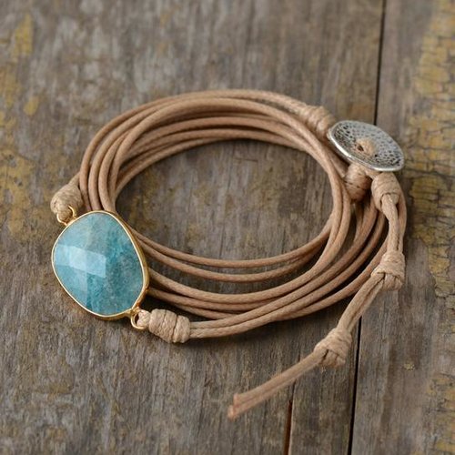 Bracelet  avec cabochon pierre naturelle amazonite facettée et bracelet wrap en cuir couleur naturel, neuf