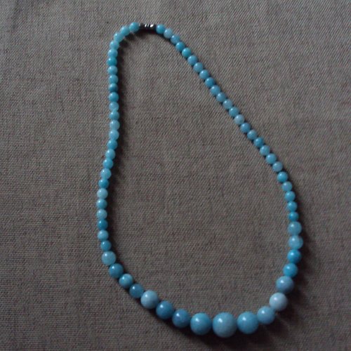 Collier handmade avec perles en pierre naturelle fine jade bleue