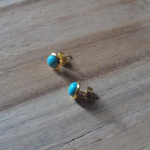 Boucles d'oreilles avec cabochon en pierre naturelle turquoise, fermoir laiton or