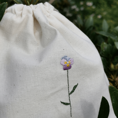 Sac brodé pensée violette