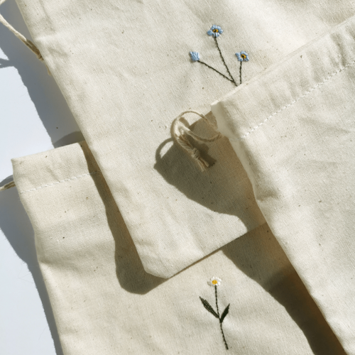 Sac brodé pensée rose