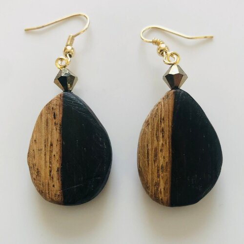 Boucles d oreille pendantes en bois naturel , création artisanale