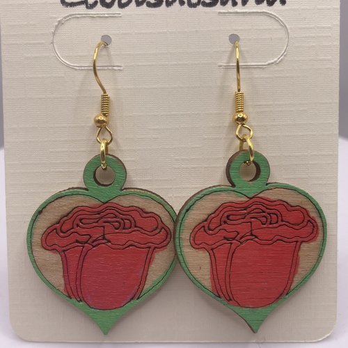 Boucles d’oreilles pendantes en bois cœur / rose