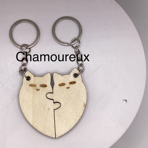 Porte clés en bois chat coeur