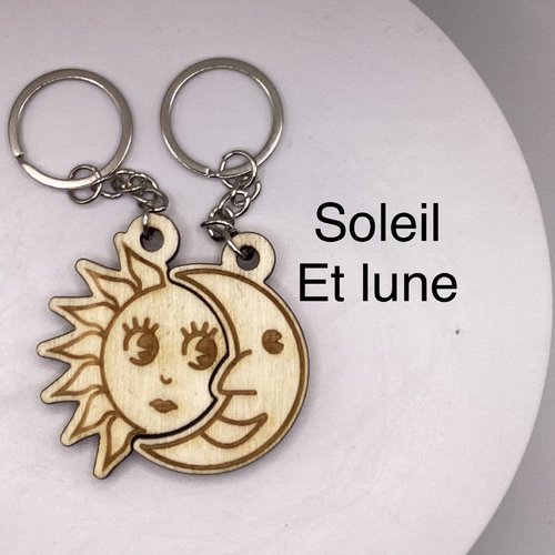 Porte clés en bois lune/soleil