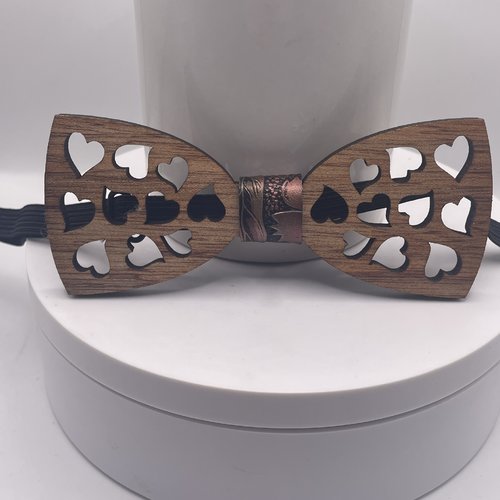 Noeud de papillon en bois cœur