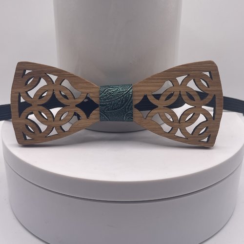 Noeud de papillon en bois
