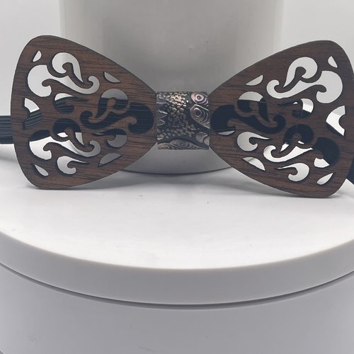Noeud de papillon en bois