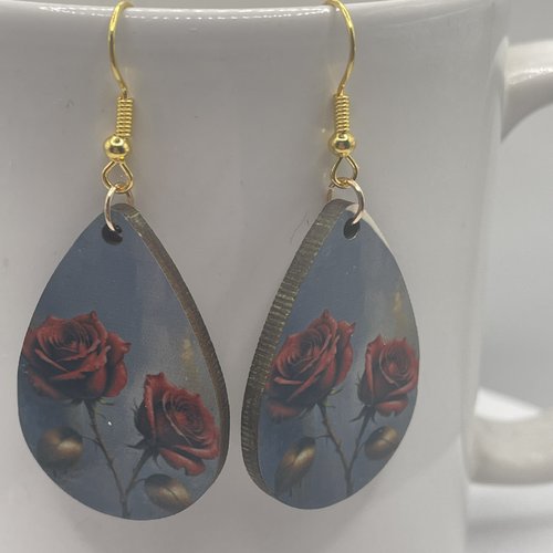 Boucles d’oreilles en bois roses rouges