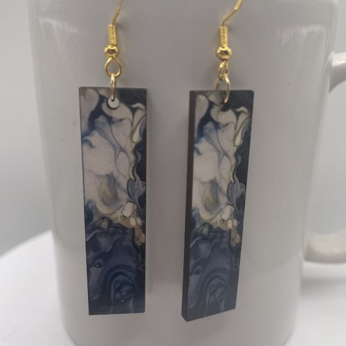 Boucles d’oreilles en bois marbrées noir et blanc