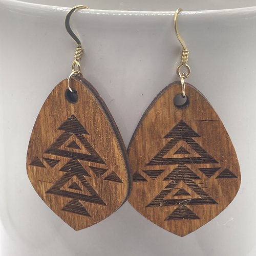 Boucles d’oreilles pendantes en bois gravé aztèque