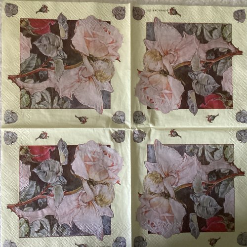 Serviette en papier elfe rose et rosier