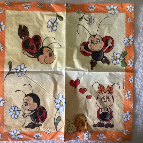Serviette en papier coccinelle