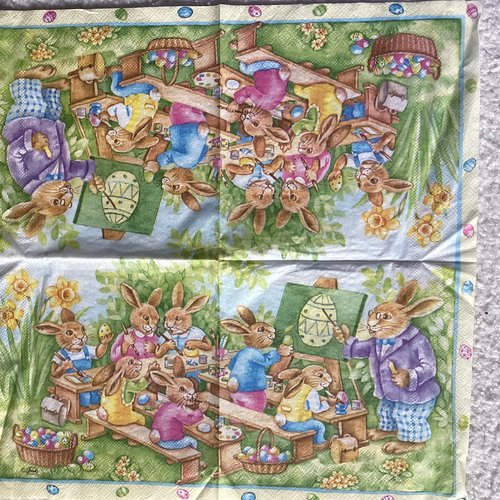Serviette en papier lapin pâques
