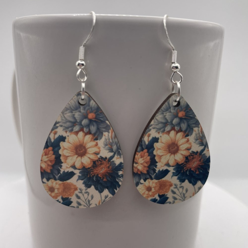 Boucles d’oreilles en bois gouttes pendantes fleurs ton bleu marron