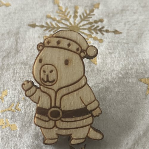 Pin's en bois - collection noël capybara