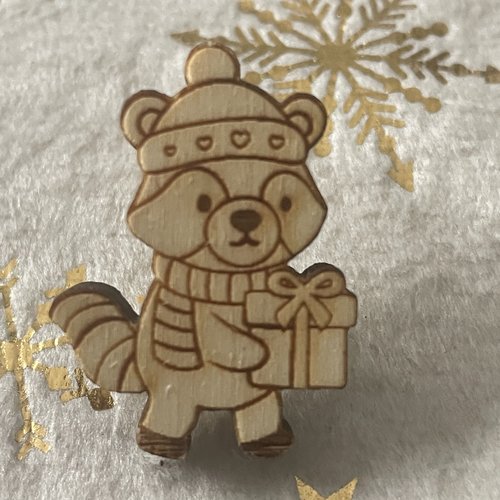 Pin's en bois - collection noël raton laveur
