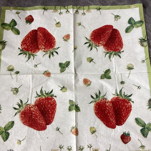 Serviette en papier fraises