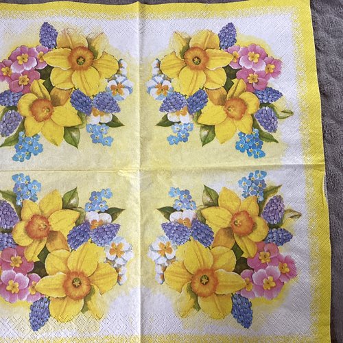 Serviette en papier bouquet de fleurs