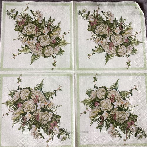 Serviette en papier bouquet fleurs blanches