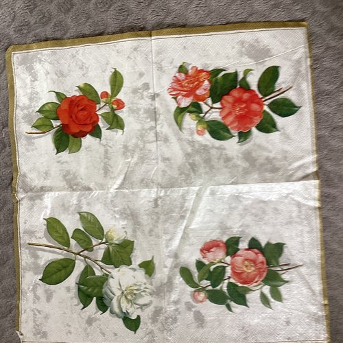 Serviette en papier roses