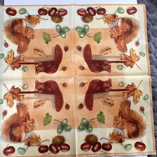 Serviette en papier écureuils