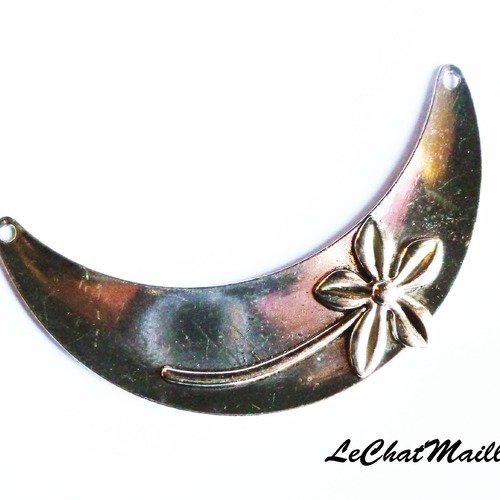 Plastron ethnique demi lune fleur bohème en métal argenté 10cm x 5.5cm collier ethnique (r014) 