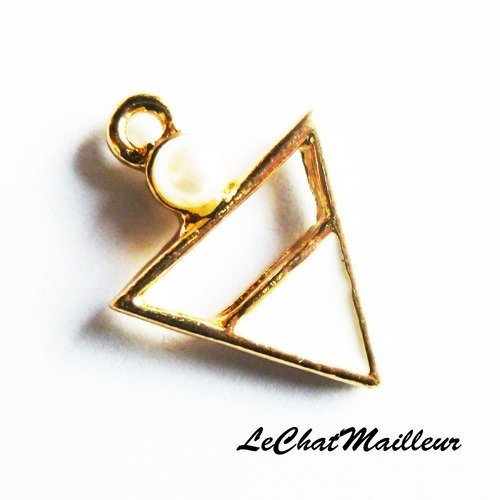 Breloque triangle blanc perle nacré ethnique pointe de flèche amérindien 19mm x 14mm métal doré (a7019) 