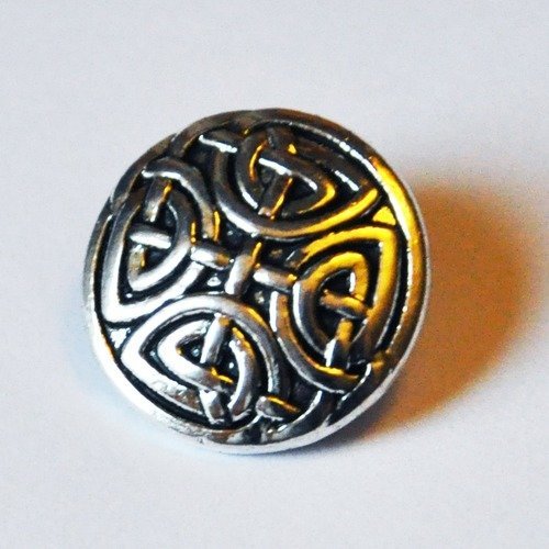 Bouton métal argenté motif noeud celtique diamètre 17 mm viking irlandais porte bonheur