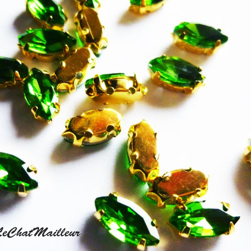 Lot 10 strass à coudre métal doré vert émeraude et strass 10 mm princesse déguisement mercerie diamant facette