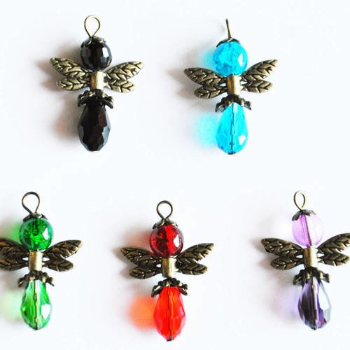 Lot de 5 breloques ange avec des ailes couleur bronze perles en verre bleu noir vert rouge et mauve 3.1cm