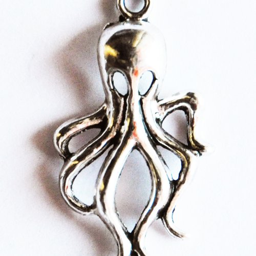 Pendentif breloque pieuvre couleur métal argenté vieilli poulpe celte marin