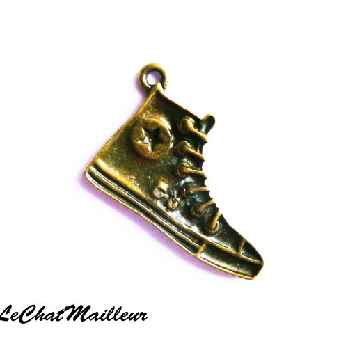 Breloque pendentif charms chaussure star basket all métal bronze 32 mm