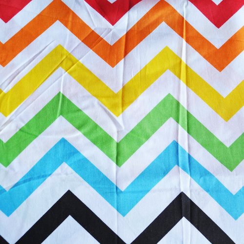 Tissu 100 % coton vagues multicolores chevrons 95 x 80 cm géométrique léger