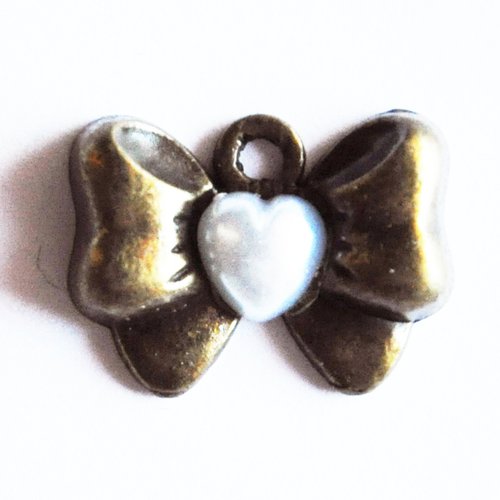 Breloque noeud couleur bronze cabochon coeur nacré perle alice charm pendentif fin