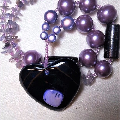 Collier pendentif coeur violet. cadeau