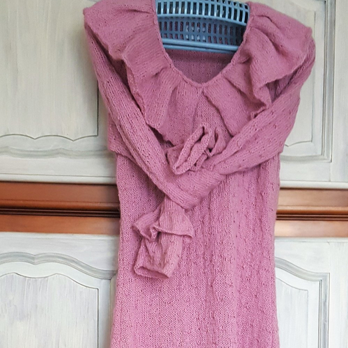 Sur commande, robe rose en 100% laine, ou tunique ou pull
