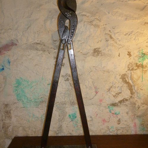 Sculpture - le marcheur -