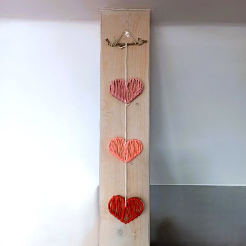 Suspension murale cœurs roses – déco chambre fille – cadeau écoresponsable – laine recyclée – mobile mural fait main