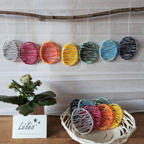 Décoration de pâques – oeufs faits main en laine durcie naturellement, pour l'arbre de pâques, les fenêtres, la table...