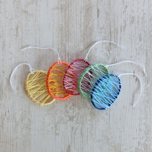 Décoration de pâques - nouvelles couleurs – oeufs faits main en laine durcie naturellement, pour l'arbre de pâques, les fenêtres, la table